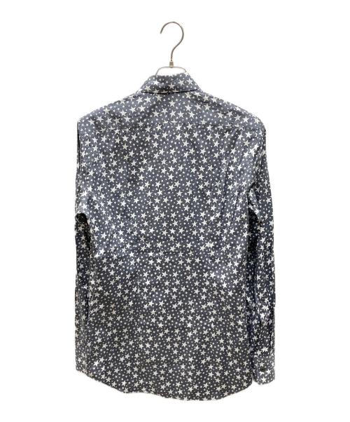 PRADA（プラダ）PRADA (プラダ) スタープリントL/Sシャツ グレー×ホワイト サイズ:SIZE 15/38の古着・服飾アイテム