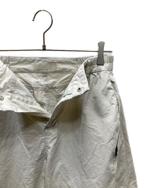 san san gear（サンサンギア）SAN SAN GEAR (サンサンギア) TAPED BUTTON PANTS テープボタンパンツ ベージュ サイズ:SIZE Mの古着・服飾アイテム