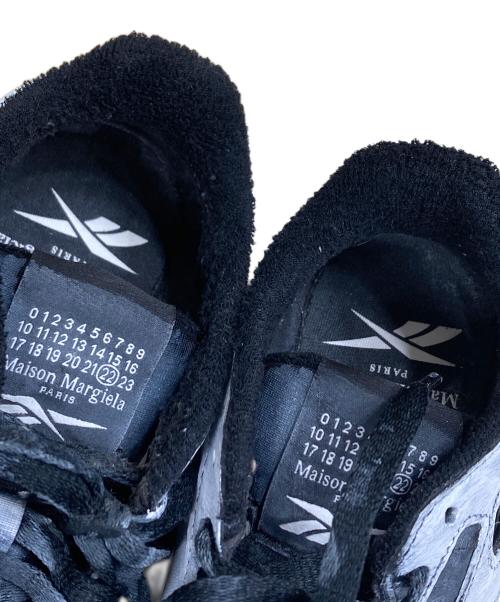 Maison Margiela 22（メゾンマルジェラ）Maison Margiela 22 REEBOK (リーボック) Classic Leather Tabi Décortiqué Low クラシック レザー タビ デコルティケ ロー ホワイト×ブラック サイズ:SIZE 24cmの古着・服飾アイテム