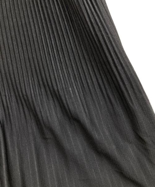 HOMME PLISSE ISSEY MIYAKE（オム プリッセ イッセイ ミヤケ）HOMME PLISSE ISSEY MIYAKE (オム プリッセ イッセイ ミヤケ) ベーシック プリーツパンツ ブラック サイズ:SIZE 2の古着・服飾アイテム