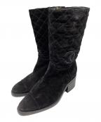CHANELシャネル）の古着「ココマークスエードキルティングショートブーツ」｜ブラック