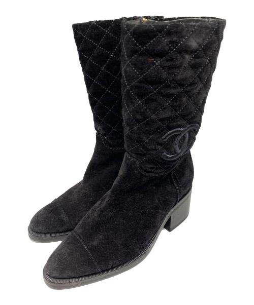 CHANEL（シャネル）CHANEL (シャネル) ココマークスエードキルティングショートブーツ ブラック サイズ:36の古着・服飾アイテム
