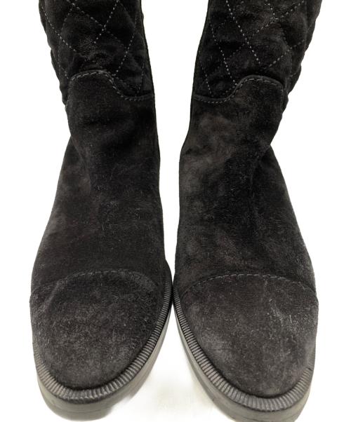 CHANEL（シャネル）CHANEL (シャネル) ココマークスエードキルティングショートブーツ ブラック サイズ:36の古着・服飾アイテム