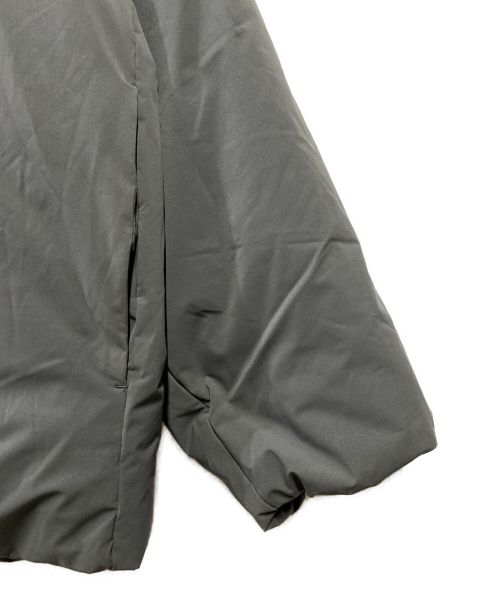 UNITED ARROWS & SONS（ユナイテッドアローズ アンド サンズ）UNITED ARROWS & SONS (ユナイテッドアローズ アンド サンズ) DAISUKE OBANA (ダイスケ オバナ) PE/TFT DOWN JACKET グレー サイズ:Lの古着・服飾アイテム