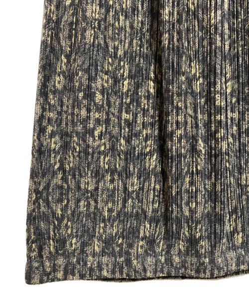 PLEATS PLEASE（プリーツプリーズ）PLEATS PLEASE (プリーツプリーズ) 総柄プリントプリーツスカート ブラック サイズ:3の古着・服飾アイテム
