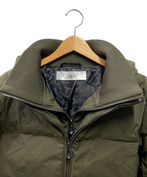AKM Contemporary（エーケーエムコンテンポラリー）AKM Contemporary (エーケーエムコンテンポラリー) スタンドネックレイヤードダウンジャケット カーキ サイズ:Sの古着・服飾アイテム