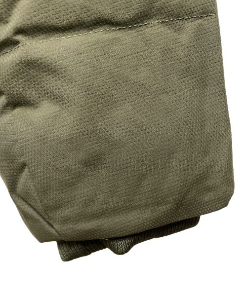 AKM Contemporary（エーケーエムコンテンポラリー）AKM Contemporary (エーケーエムコンテンポラリー) スタンドネックレイヤードダウンジャケット カーキ サイズ:Sの古着・服飾アイテム