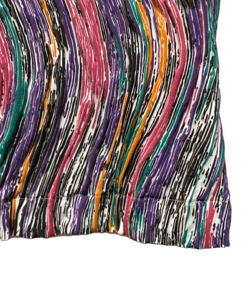 ISSEY MIYAKE（イッセイミヤケ）ISSEY MIYAKE (イッセイミヤケ) プリーツノースリーブワンピース マルチカラー サイズ:2の古着・服飾アイテム