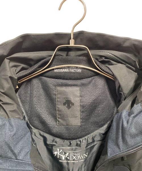 DESCENTE ALLTERRAIN（デザイント オルテライン）DESCENTE ALLTERRAIN (デザイント オルテライン) MOUNTAINEER MIZUSAWA DOWN JACKET ブラック サイズ:Мの古着・服飾アイテム
