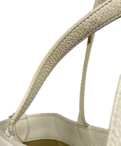 JIMMY CHOO（ジミーチュウ）JIMMY CHOO (ジミーチュウ) ペガシスタッズ2WAYバッグ ホワイトの古着・服飾アイテム