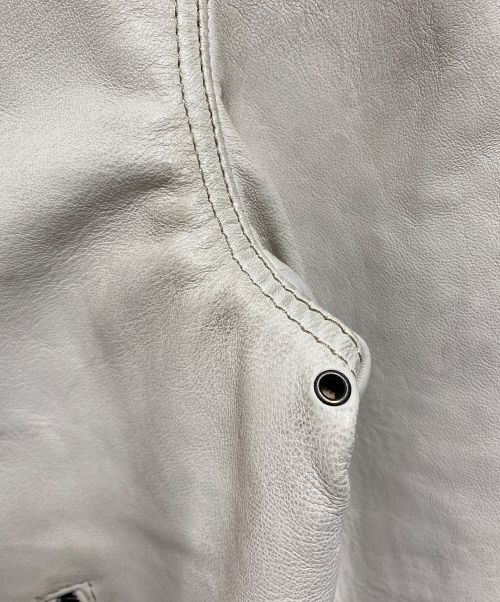 AVIREX（アヴィレックス）AVIREX (アヴィレックス) AGED LEATHER W-RIDERS JACKET ホワイト サイズ:XLの古着・服飾アイテム