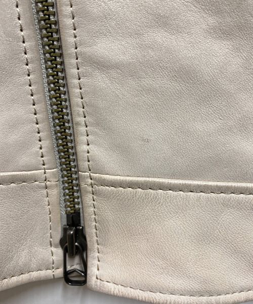 AVIREX（アヴィレックス）AVIREX (アヴィレックス) AGED LEATHER W-RIDERS JACKET ホワイト サイズ:XLの古着・服飾アイテム