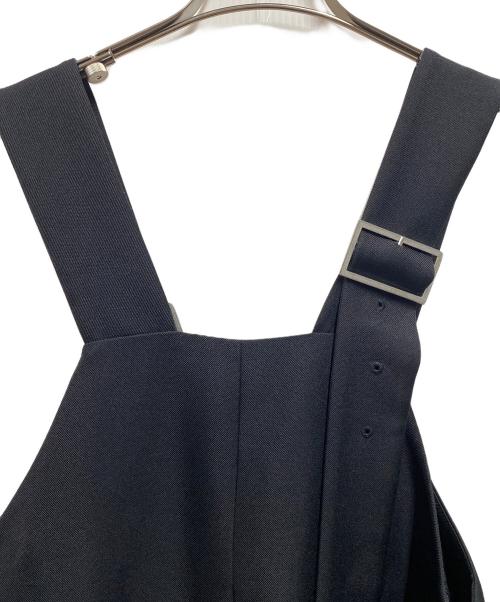 Adam et Rope（アダム エ ロペ）Adam et Rope (アダム エ ロペ) ベルテッドストラップロンパース ブラック サイズ:FREEの古着・服飾アイテム