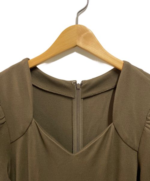 Ameri（アメリ）Ameri (アメリ) PENTAGON NECK FOLD HEM DRESS オリーブ サイズ:S 未使用品の古着・服飾アイテム