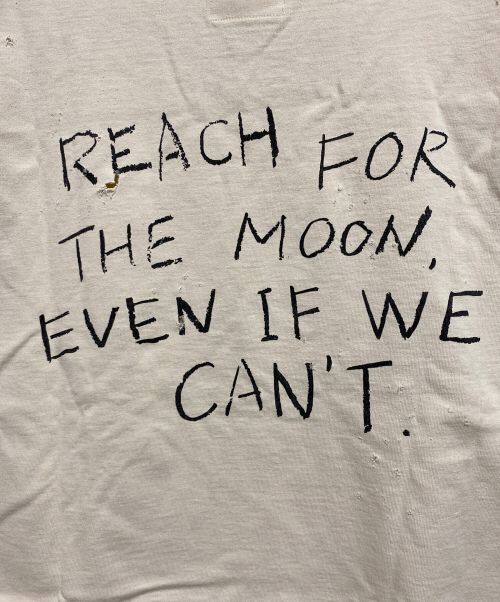 ISAMU KATAYAMA BACKLASH（イサムカタヤマ･バックラッシュ）ISAMU KATAYAMA BACKLASH (イサムカタヤマ・バックラッシュ) Resurrection (レザレクション) コットン天竺製品染めダメージ加工ロングスリーブ ベージュ サイズ:Sの古着・服飾アイテム