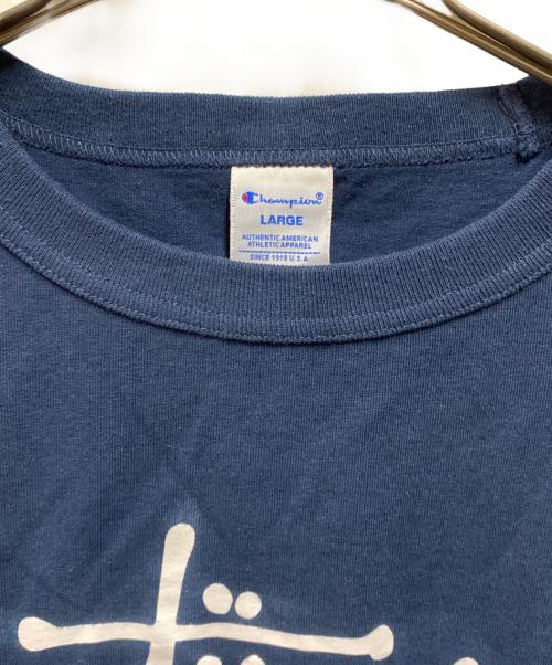 stussy（ステューシー）stussy (ステューシー) Champion (チャンピオン) Tシャツ ネイビー サイズ:Lの古着・服飾アイテム