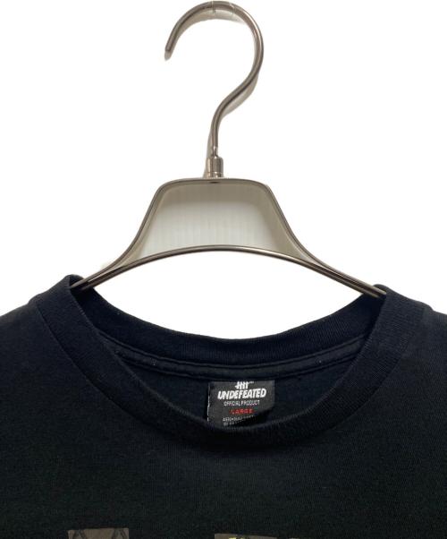 UNDEFEATED（アンディフィーテッド）UNDEFEATED (アンディフィーテッド) stussy (ステューシー) Tシャツ ブラック サイズ:Ⅼの古着・服飾アイテム