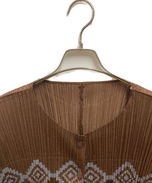 PLEATS PLEASE（プリーツプリーズ）PLEATS PLEASE (プリーツプリーズ) ひし形プリント 2Bプリーツカーディガン ブラウン サイズ:3の古着・服飾アイテム