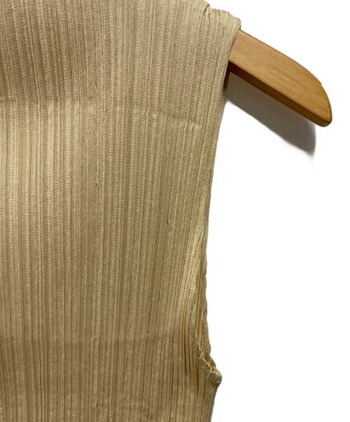 PLEATS PLEASE（プリーツプリーズ）PLEATS PLEASE (プリーツプリーズ) ノースリーブプリーツブラウス ベージュ サイズ:3の古着・服飾アイテム