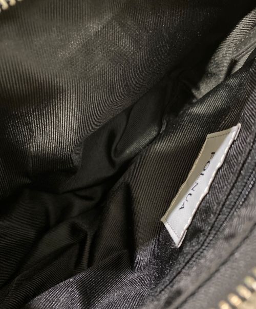 FOLNUA（フォルニュア）FOLNUA (フォルニュア) クッションパッドオーバルバッグ ブラックの古着・服飾アイテム
