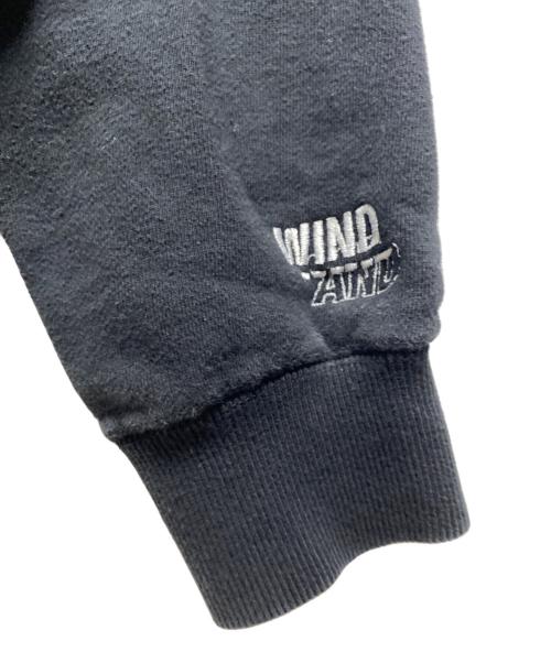 WIND AND SEA（ウィンダンシー）WIND AND SEA (ウィンダンシー) GOD SELECTION XXX (ゴッドセレクショントリプルエックス) プルオーバーパーカー ブラック サイズ:Mの古着・服飾アイテム