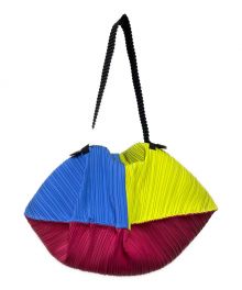 PLEATS PLEASE（プリーツプリーズ）の古着「プリーツスクエアバッグ」｜イエロー×ブルー