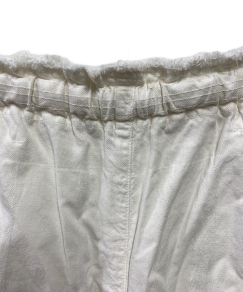 A-POC ABLE ISSEY MIYAKE（エイポック エイブル イッセイ ミヤケ）A-POC ABLE ISSEY MIYAKE (エイポック エイブル イッセイ ミヤケ) ワイドパンツ ホワイト サイズ:2の古着・服飾アイテム