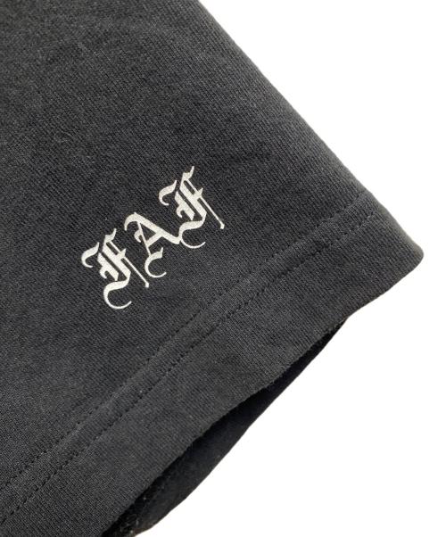 BlackEyePatch（ブラックアイパッチ）BlackEyePatch (ブラックアイパッチ) FAF (エフエイエフ) ロゴプリントTシャツ ブラック サイズ:Mの古着・服飾アイテム