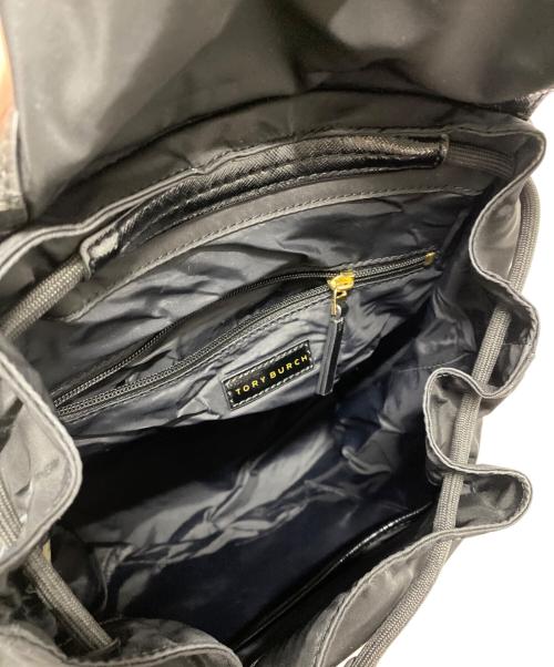 TORY BURCH（トリーバーチ）TORY BURCH (トリーバーチ) TILDA NYLON FLAP BACKPACK ブラックの古着・服飾アイテム
