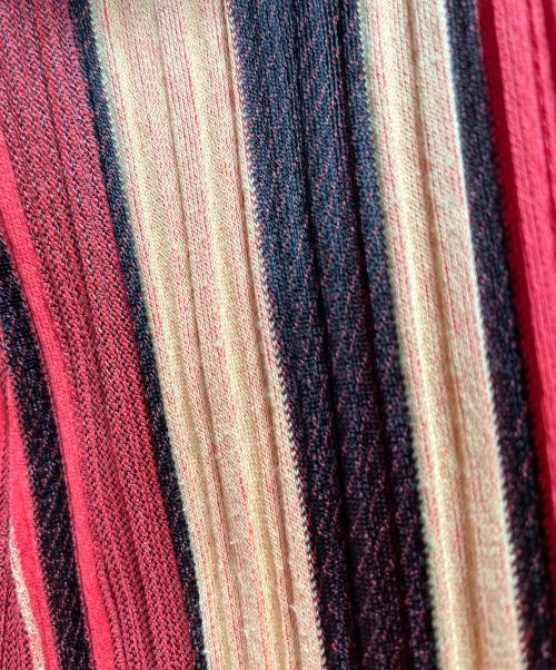 PLEATS PLEASE（プリーツプリーズ）PLEATS PLEASE (プリーツプリーズ) プリーツカットソー レッド×オレンジ サイズ:4の古着・服飾アイテム