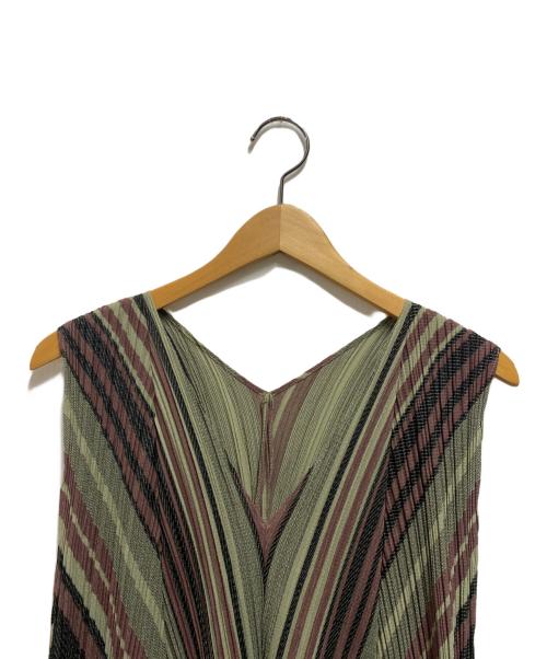 PLEATS PLEASE（プリーツプリーズ）PLEATS PLEASE (プリーツプリーズ) プリーツワンピース グリーン サイズ:4の古着・服飾アイテム