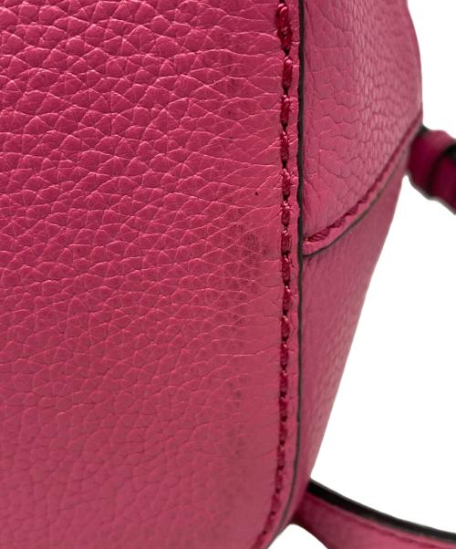 MARC JACOBS（マークジェイコブス）MARC JACOBS (マーク ジェイコブス) LOCK THAT BUCKET ショッキングピンクの古着・服飾アイテム