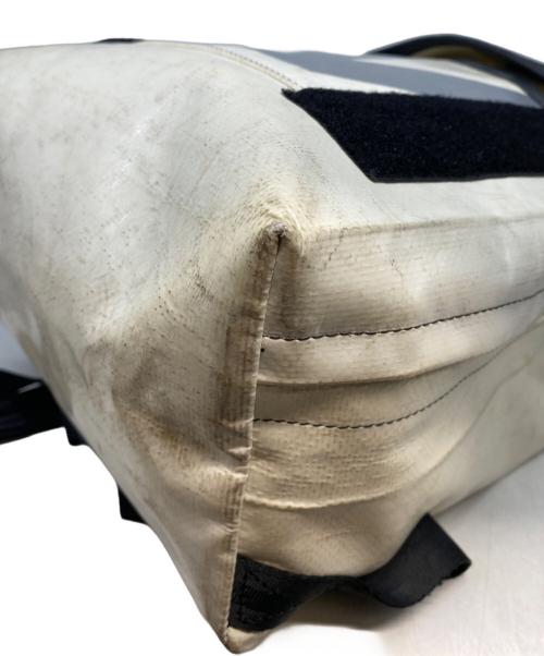 FREITAG（フライターグ）FREITAG (フライターグ) フューリーリュック ホワイト×グレーの古着・服飾アイテム