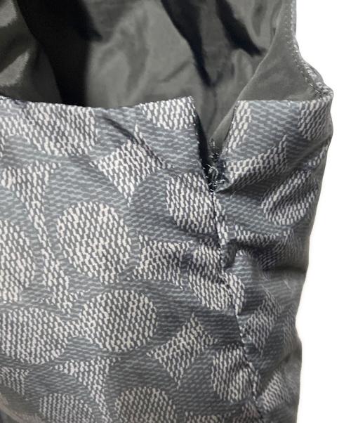 COACH（コーチ）COACH (コーチ) シグネチャー ダウン ベスト ブラック サイズ:Ｌの古着・服飾アイテム