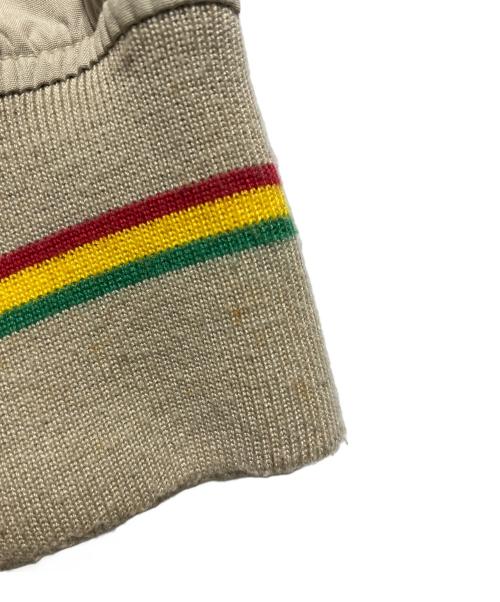 stussy（ステューシー）stussy (ステューシー) ラスタワッペンブルゾン ベージュ サイズ:Lの古着・服飾アイテム