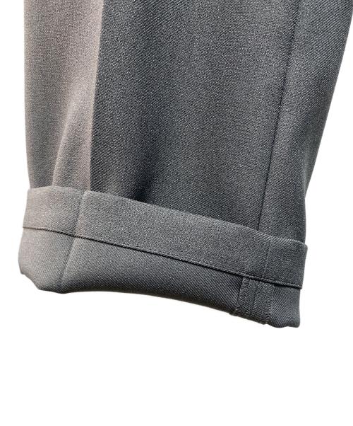 THE SHINZONE（ザ シンゾーン）THE SHINZONE (ザ シンゾーン) CENTER PRESS PANTS グレー サイズ:32の古着・服飾アイテム