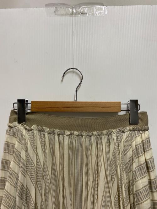 ebure（エブール）ebure (エブール) フレアスカート ベージュ サイズ:Mの古着・服飾アイテム