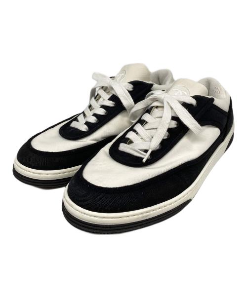 CHANEL（シャネル）CHANEL (シャネル) ココマーク ヒールラベル キャンバス ローカットスニーカー ホワイト×ブラック サイズ:39の古着・服飾アイテム