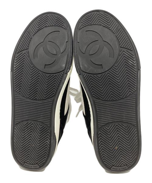CHANEL（シャネル）CHANEL (シャネル) ココマーク ヒールラベル キャンバス ローカットスニーカー ホワイト×ブラック サイズ:39の古着・服飾アイテム