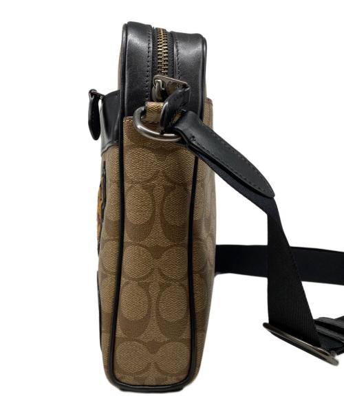 COACH（コーチ）COACH (コーチ) Keith Haring (キースヘリング) ショルダーバッグ ブラウンの古着・服飾アイテム