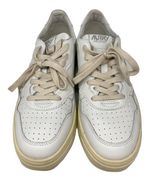 AUTRY（オートリ―）AUTRY (オートリ―) MEDALIST LOW ホワイト サイズ:42の古着・服飾アイテム
