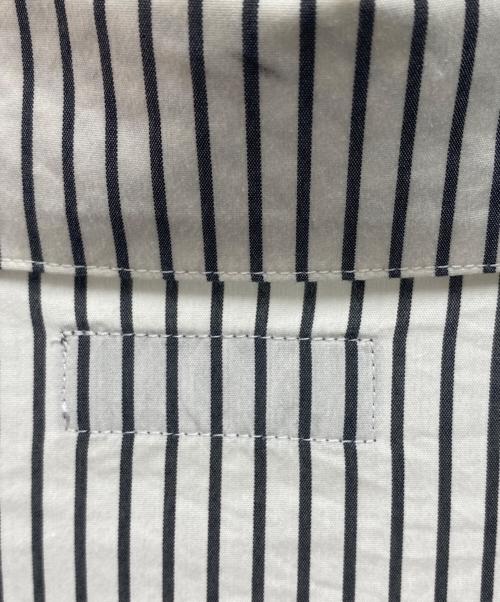 glamb Monotone（グラムモノトーン）glamb Monotone (グラムモノトーン) ストライプシャツ ホワイト サイズ:2の古着・服飾アイテム