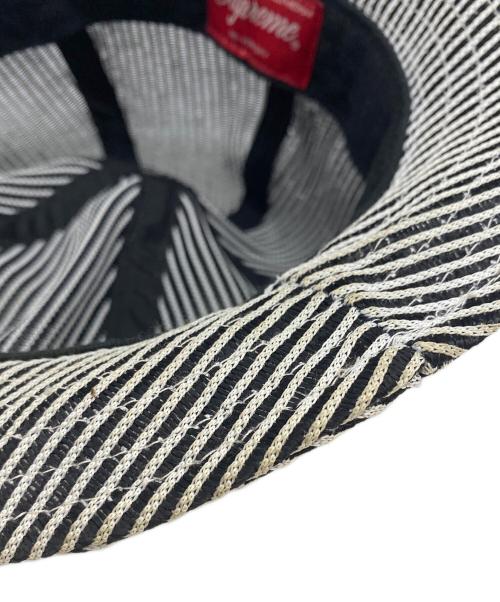 SUPREME（シュプリーム）SUPREME (シュプリーム) Stripe Mesh Bell Hat ホワイト×ネイビーの古着・服飾アイテム