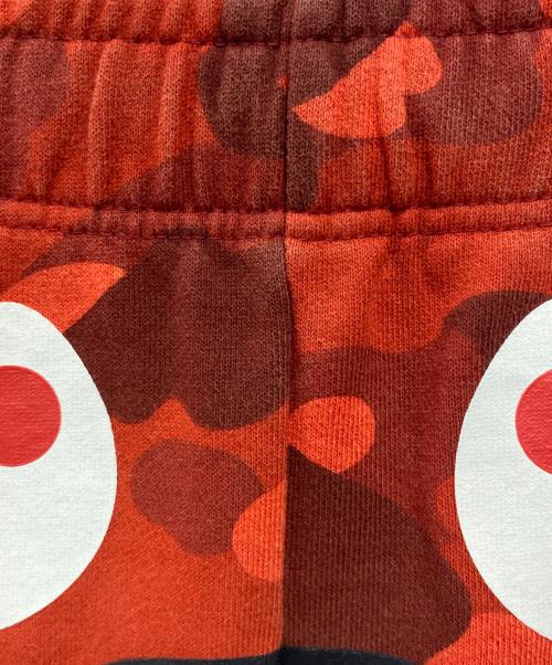 A BATHING APE（ア ベイシング エイプ）A BATHING APE (ア ベイシング エイプ) CAMO SHARK SWEAT SHORTS レッド サイズ:ＸＬの古着・服飾アイテム