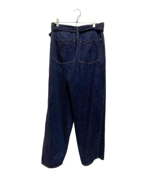 COMOLI（コモリ）COMOLI (コモリ) ベルテッド ワイド テーパード デニムパンツ インディゴ サイズ:2の古着・服飾アイテム