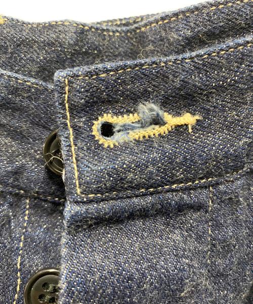 COMOLI（コモリ）COMOLI (コモリ) ベルテッド ワイド テーパード デニムパンツ インディゴ サイズ:2の古着・服飾アイテム