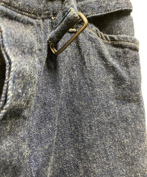 COMOLI（コモリ）COMOLI (コモリ) ベルテッド ワイド テーパード デニムパンツ インディゴ サイズ:2の古着・服飾アイテム