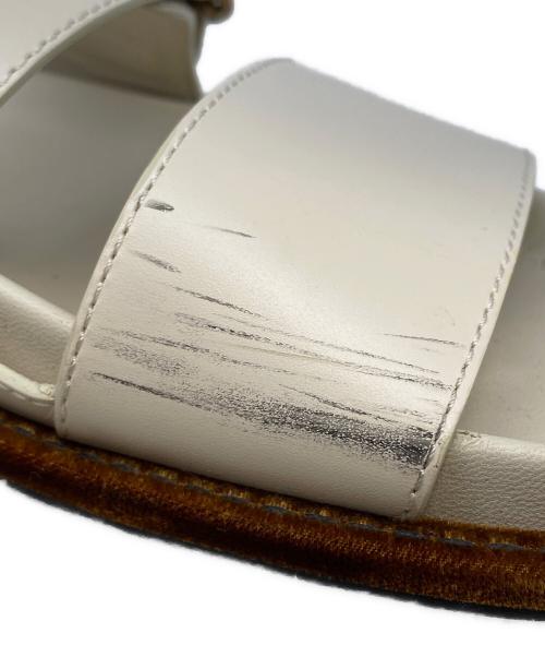 FENDI（フェンディ）FENDI (フェンディ) サンダル ベージュ サイズ:34の古着・服飾アイテム