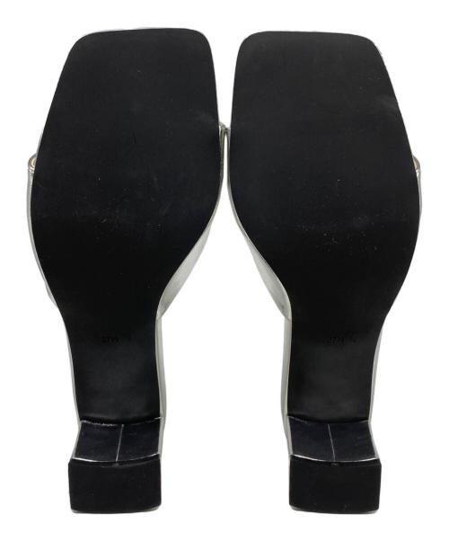 BEAUTY&YOUTH（ビューティーアンドユース）BEAUTY&YOUTH (ビューティーアンドユース) レザーライク スクエアトゥ ミュール シルバー サイズ:37 1/2の古着・服飾アイテム