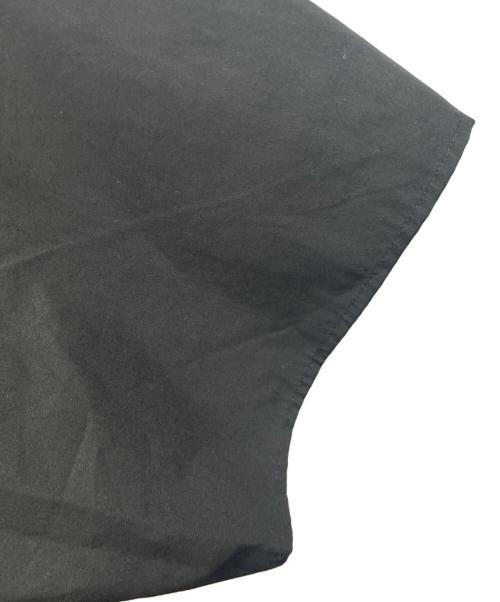 H BEAUTY&YOUTH（エイチ ビューティー&ユース）H BEAUTY&YOUTH (エイチ ビューティー&ユース) SQUARE CUTTING SHORT SLEEVE SHIRT ブラック サイズ:Ｍの古着・服飾アイテム